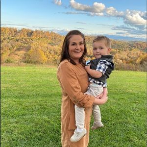 Meet your Posher, Carla